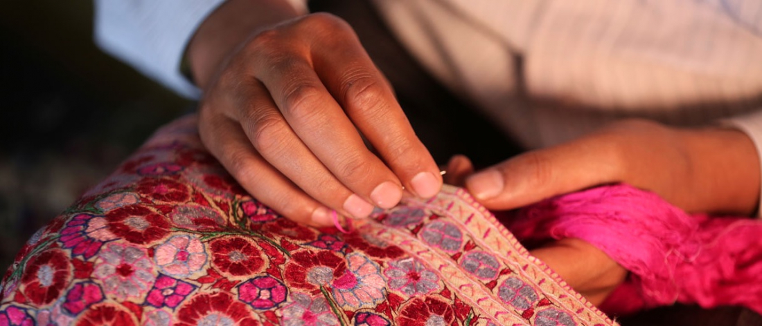 Threads of Tradition: Unveiling the Timeless Craftsmanship of Nepalese Pashmina